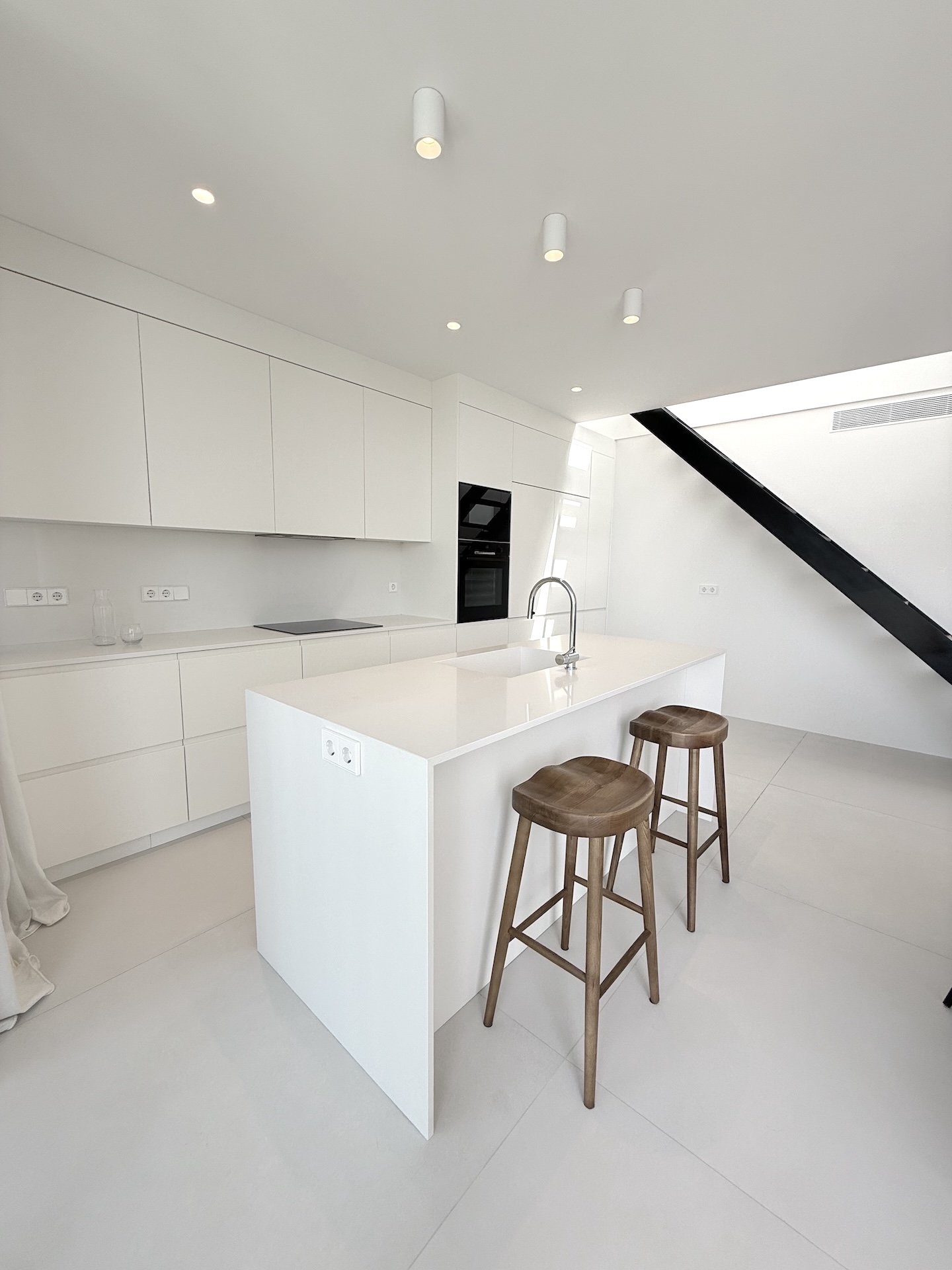 Resa Estates Ibiza longterm rent Talamanca penthouse kitchen 4.jpeg
